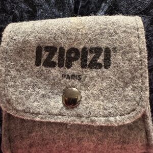 IZIPIZI Gray Felt Pouch